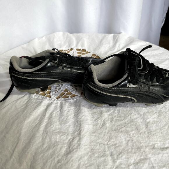 Puma soccer shoes cleats Small Child Size 10 toe scuff - Picture 9 of 10